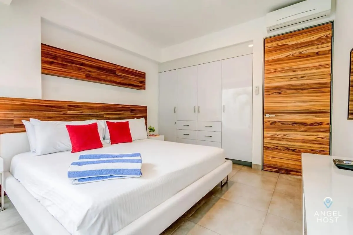 Condo With Amenities Sleeps 8 Roof Pool Gym Playa del Carmen Holiday home