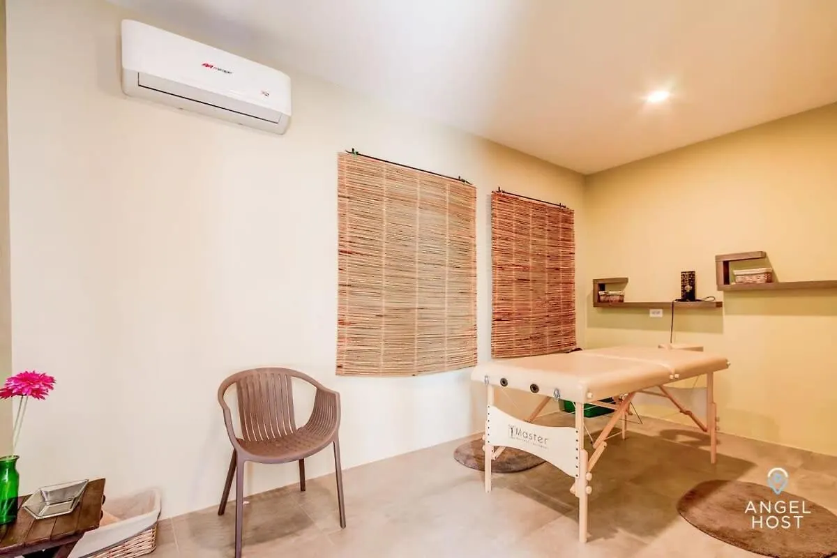 Condo With Amenities Sleeps 8 Roof Pool Gym Playa del Carmen 0*,