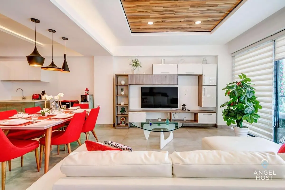 Condo With Amenities Sleeps 8 Roof Pool Gym Playa del Carmen Meksyk